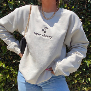 official cherry babe crew neck (NUDE)