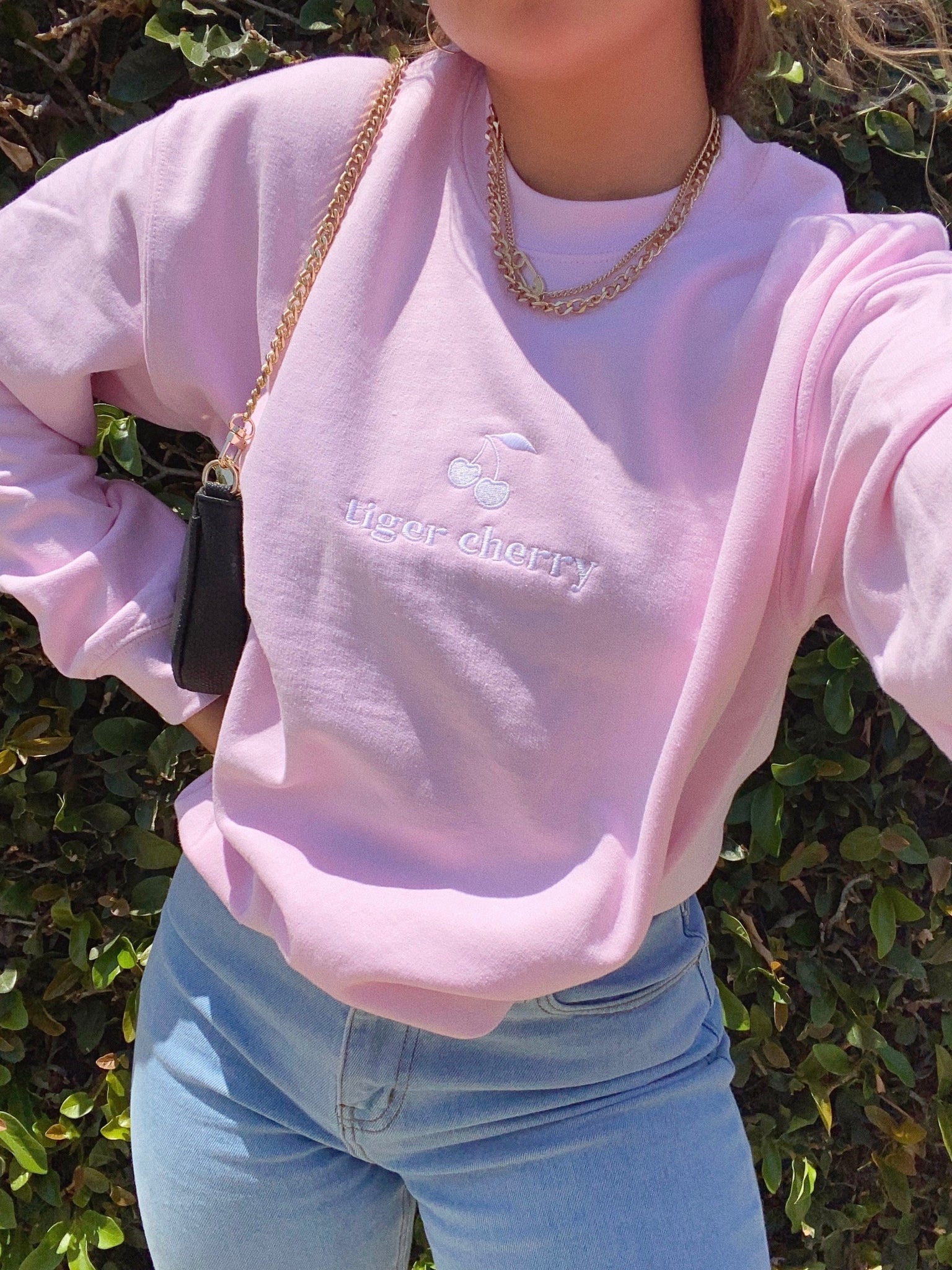 official cherry babe crew neck (PALE PINK)